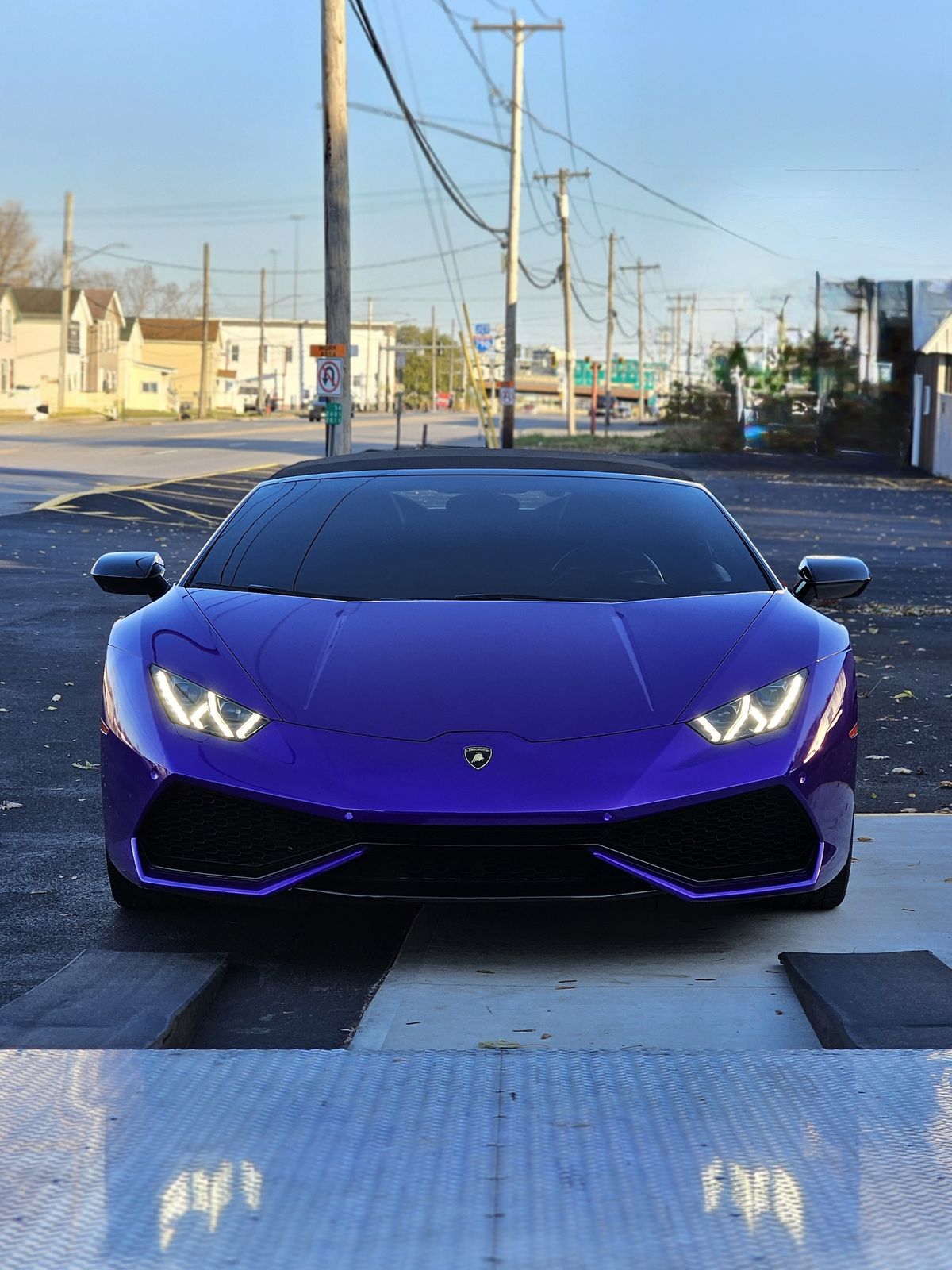 Purple Lamborghini Huracan Spyder